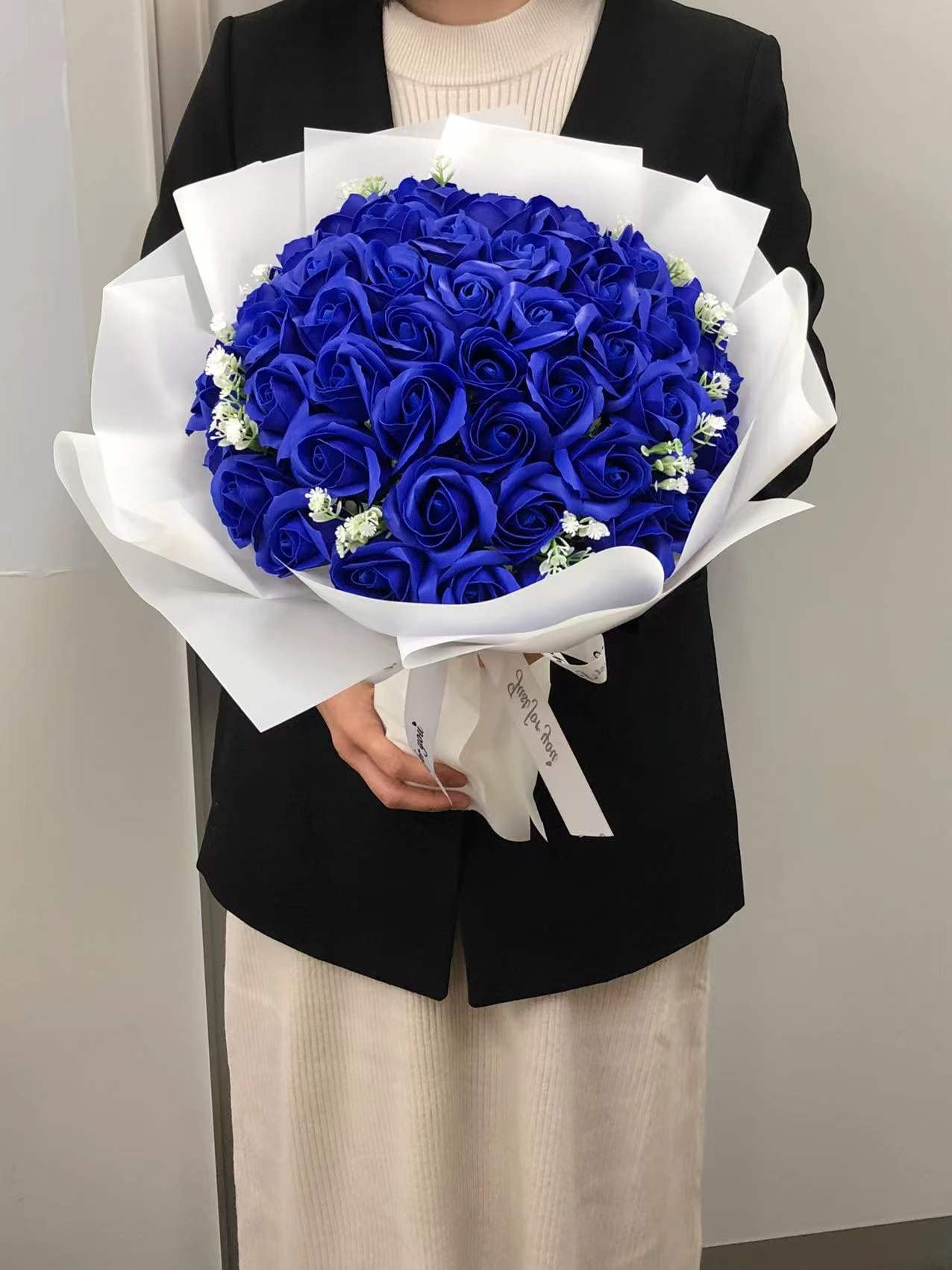 Amazon｜SCAMPER ソープフラワー 花束 バラ ブルー 50本 ブーケ 誕生日